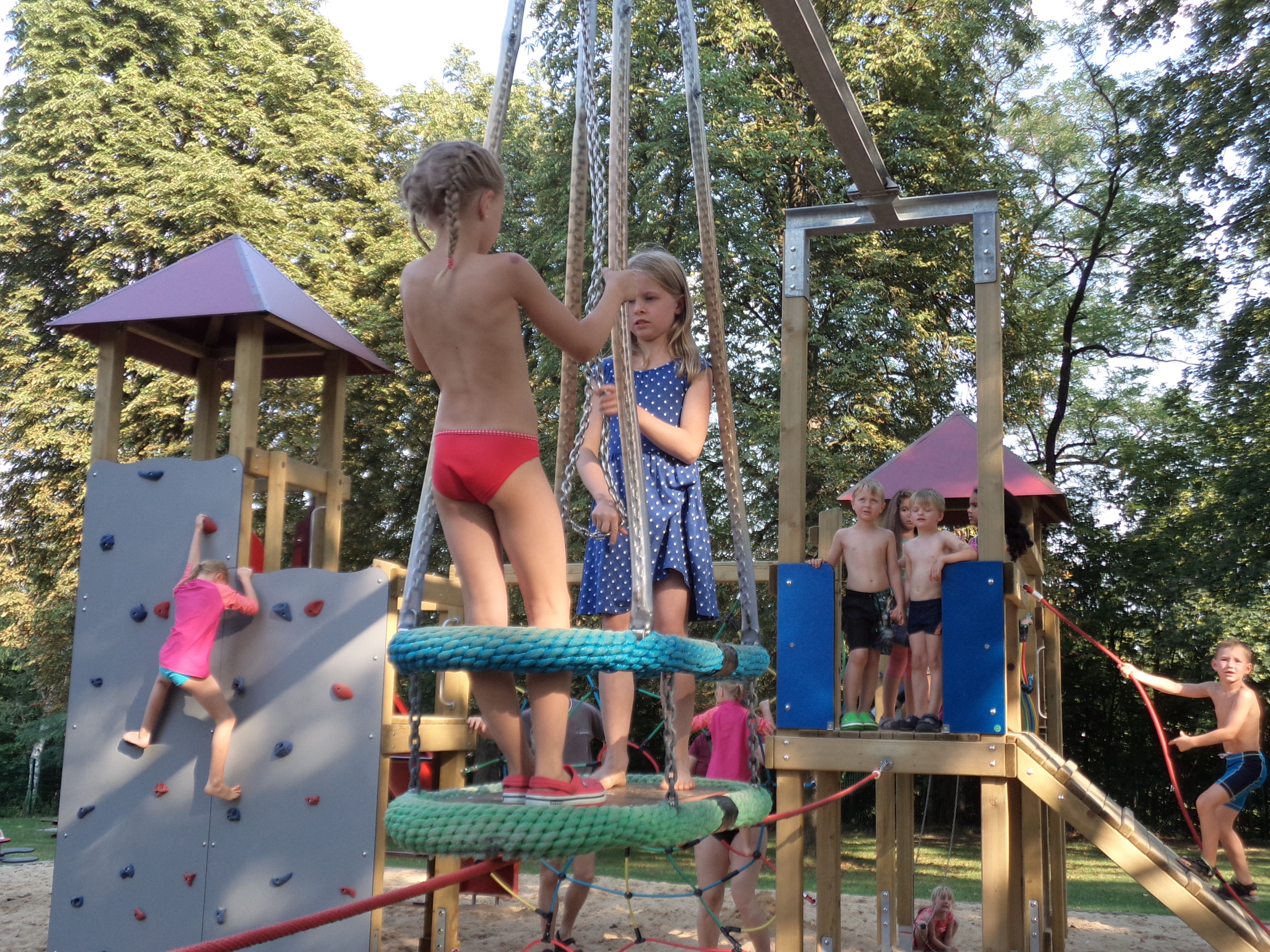 Ausflug mit Kindern - Kulturelle Einrichtung: Konzert - Spielspaß auf 6 Anlagen © Albert-Schwarz-Bad - Albert-Schwarz-Bad