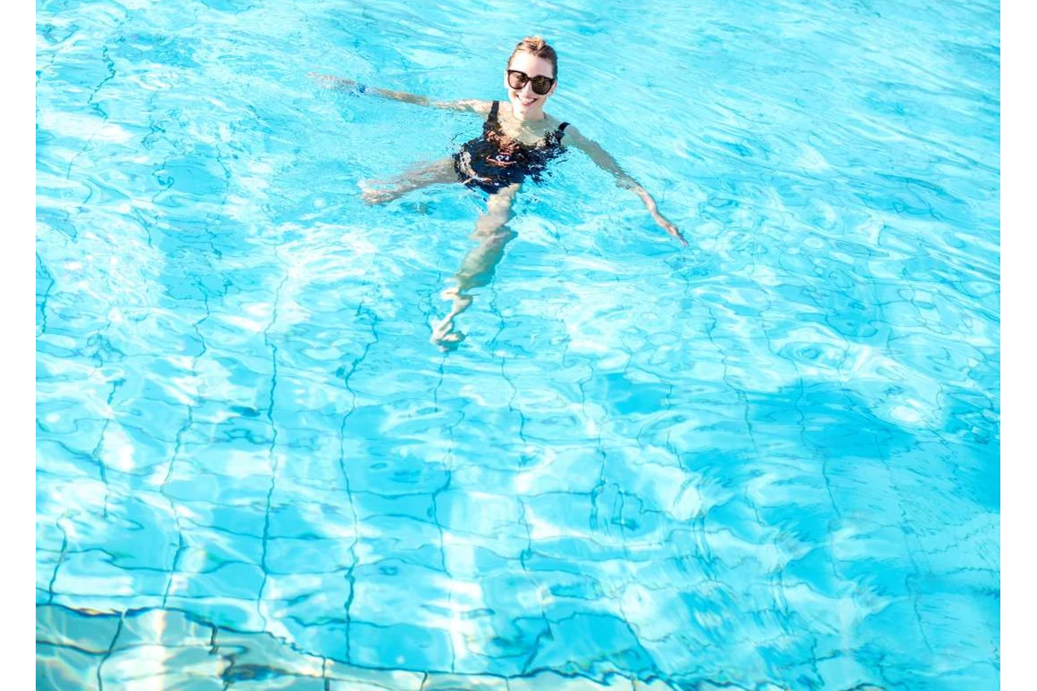 Ausflugsziel: Schwimmhalle Helmut Behrendt am Helene-Weigel-Platz