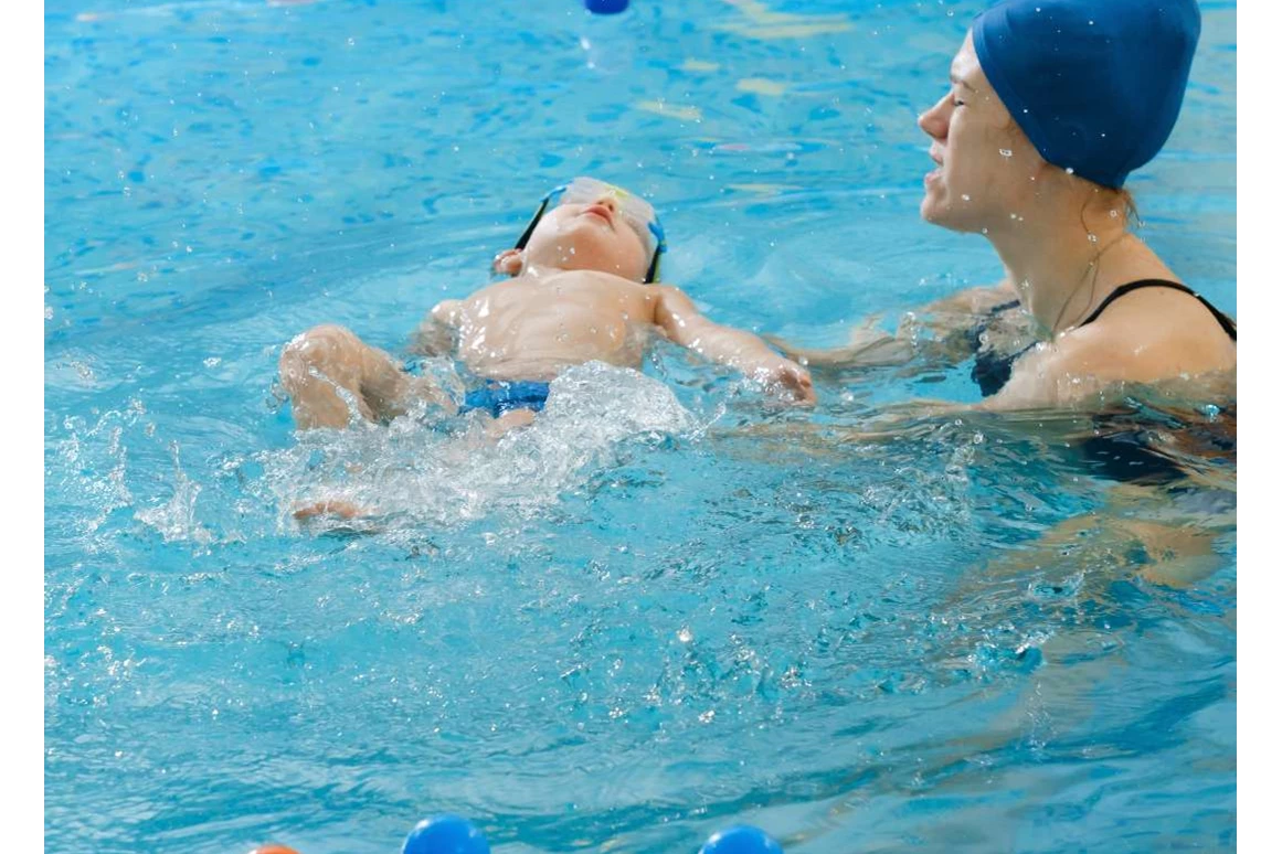 Ausflugsziel: Symbolbild für unseren Bäder-Tipp: Schwimmhalle Zingster Straße! - Schwimmhalle Zingster Straße