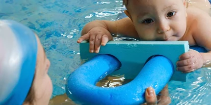 Ausflug mit Kindern - PLZ 91564 (Deutschland) - Symbolbild für unseren Bäder-Tipp Hallenbad Stadeln! - Hallenbad Stadeln