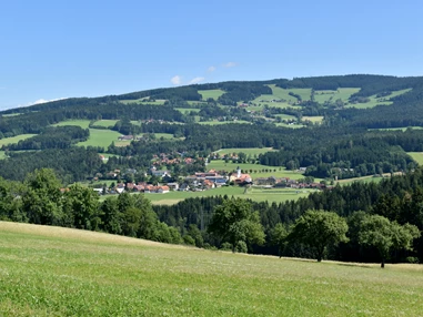 Ausflugsziel: Hier muss man einfach hin: Das oststeirische Miesenbach ist sozusagen am Ursprung des "Moosbaches", von dem sich der Name ableitet. - Wasserweg Miesenbach