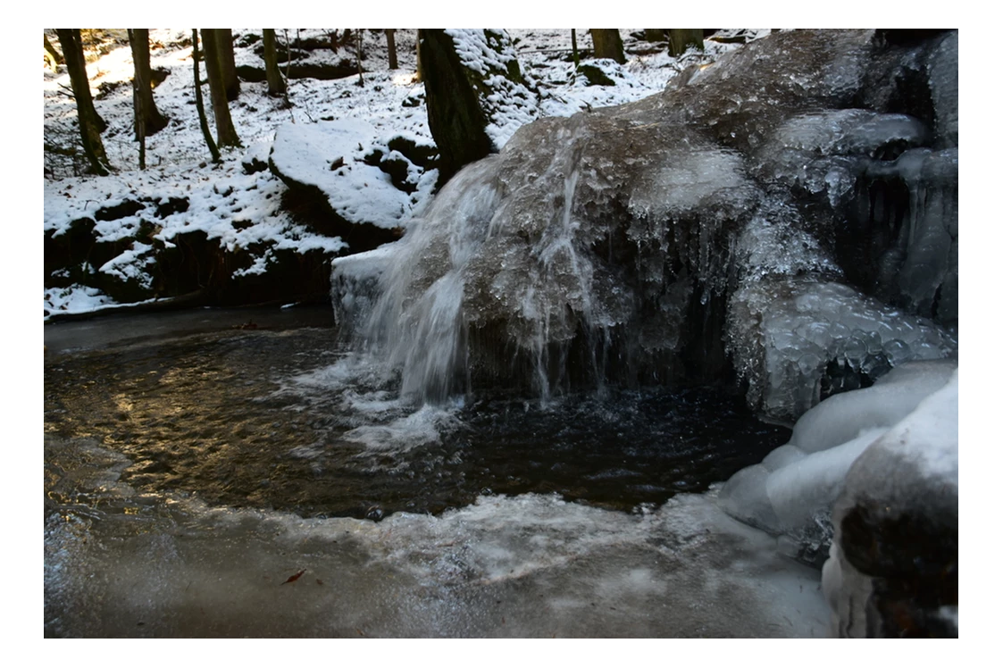 Ausflugsziel: Winterwandern am Miesenbacher Wasserweg – ein pittoreskes Erlebnis für die ganze Familie! - Wasserweg Miesenbach
