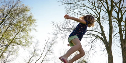 Voyage avec des enfants - Bullendorf - Themenspielplatz "Blumen"