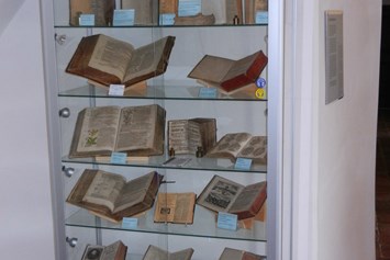 Ausflugsziel: Unsere Sammlung originaler historischer Kräuterbücher - Apothekenmuseum Mauthausen