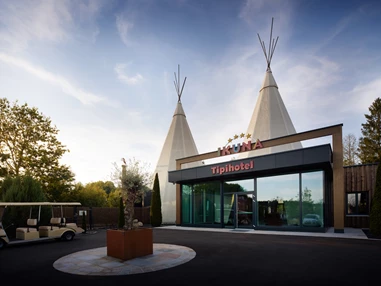 Ausflugsziel: IKUNA 4-Sterne-Tipi-Hotel
