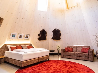 Ausflugsziel: IKUNA 4-Sterne-Tipi-Hotel