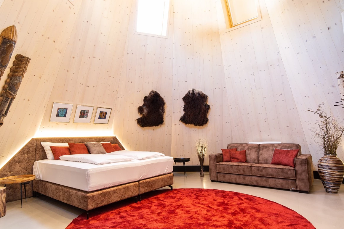 Ausflugsziel: IKUNA 4-Sterne-Tipi-Hotel