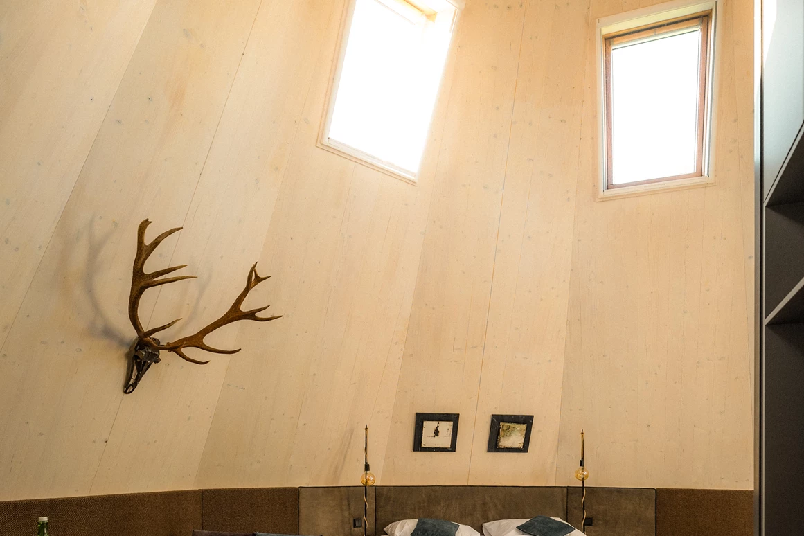 Ausflugsziel: IKUNA 4-Sterne-Tipi-Hotel