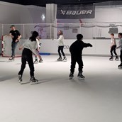Ausflug mit Kindern: Die einzigartige Eislaufschule