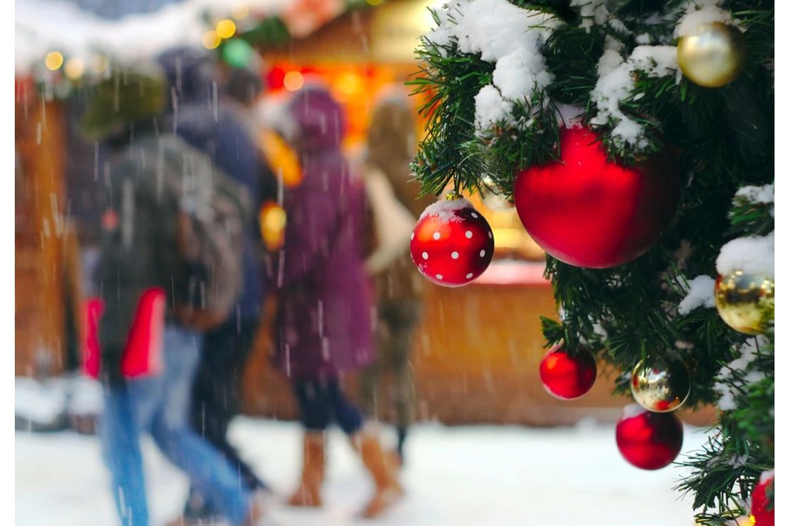 Ausflugsziel: Weihnachtsmarkt, Adventmarkt, Christkindlmarkt in Bullendorf - Adventzauber in der Kellergasse