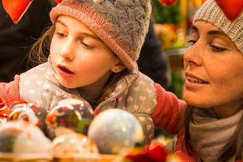 Ausflugsziel: Weihnachtsmarkt, Adventmarkt, Christkindlmarkt in Wels - Bergweihnacht am Stadtplatz