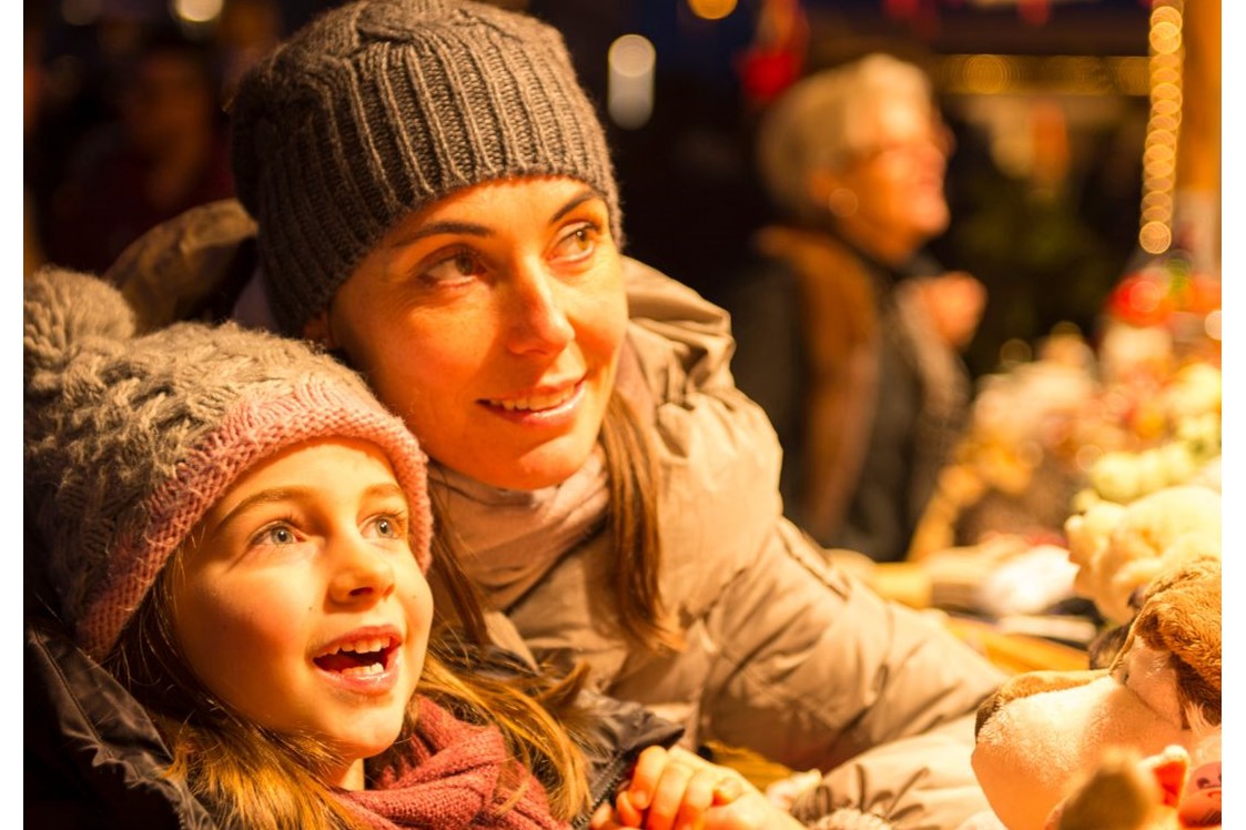 Ausflugsziel: Weihnachtsmarkt, Adventmarkt, Christkindlmarkt in Salzburg - Sternadvent mit Wintermarkt