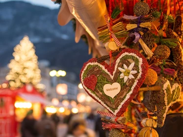 Ausflugsziel: Weihnachtsmarkt, Adventmarkt, Christkindlmarkt in Gmünd - Advent im Schloss Lodron