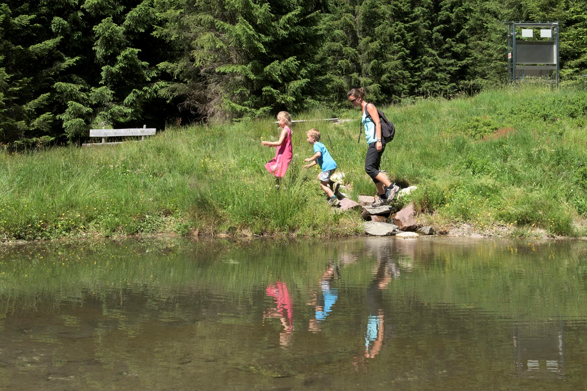 Ausflugsziel: Der "Silbersee" beim Silberpfad am Kristberg im Silbertal, dem Genießerberg im Montafon - Der Silberpfad am Kristberg im Silbertal