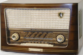 Ausflugsziel: Ein UKW Empfänger aus den 60er Jahren - Radiomuseum Grödig