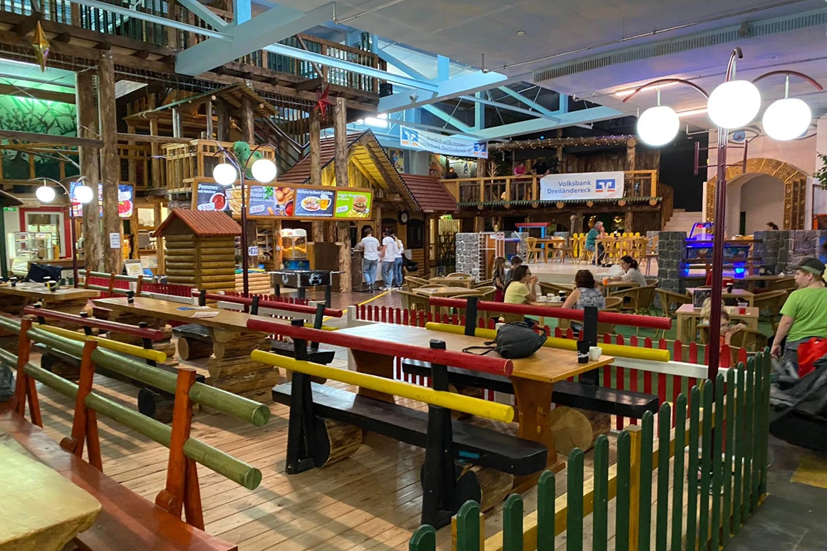 Ausflugsziel: Spassi Freizeitpark mit vielen Gastro und Spielbereichen