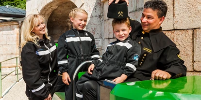 Trip with children - Grabenstätt - Fahrt mit der Grubenbahn in das Salzbergwerk Berchtesgaden - Salzbergwerk Berchtesgaden