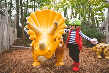 Ausflugsziel: T-Rex, Triceratops & Abenteuer: Baumhaus mit Dinos im PLAYMOBIL-FunPark - PLAYMOBIL-FunPark