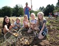 Ausflugsziel: Ran an die Knolle! Gemeinsame Kartoffelernte beim FreiLandFest Ende August - Fränkisches Freilandmuseum Fladungen