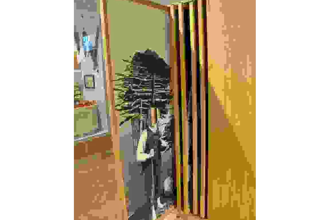 Ausflugsziel: Zeitreiseschrank. Noch mehr Mitmachstationen: Z. B. Holzverbindungen, Kugelbahn, Schleifkasten... - Spessartmuseum Lohr am Main