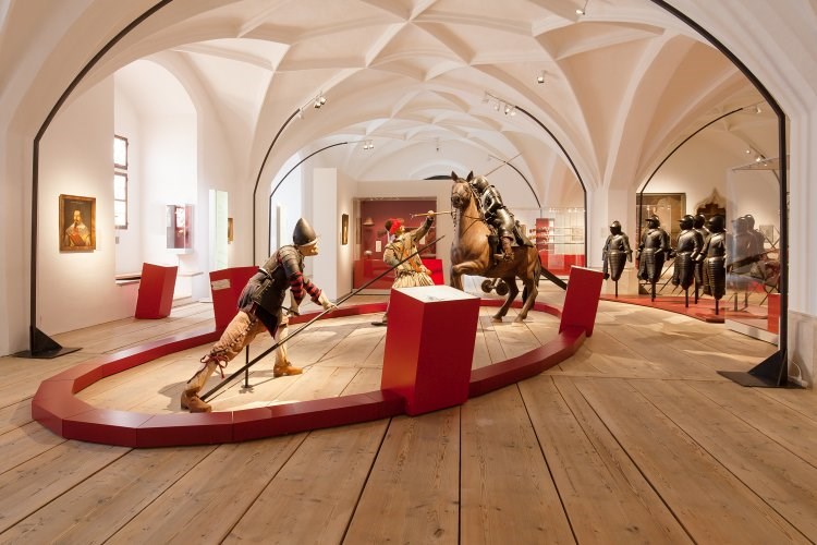 Bayerisches Armeemuseum Highlights beim Ausflugsziel Inszenierung einer Szene aus einer Schlacht im Dreißigjährigen Krieg