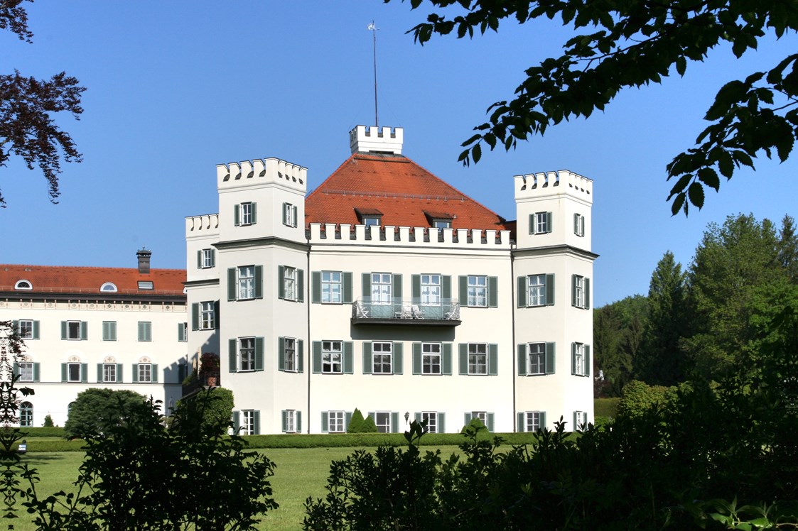 Ausflugsziel: Schloss Possenhofen am Starnberger See Ufer gelegen. Nicht zu besichtigen! - Kaiserin Elisabeth Museum