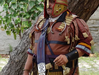Ausflugsziel: Römischer Offizier beim Besuch im Museum Kelheim - Archäologiepark Altmühltal