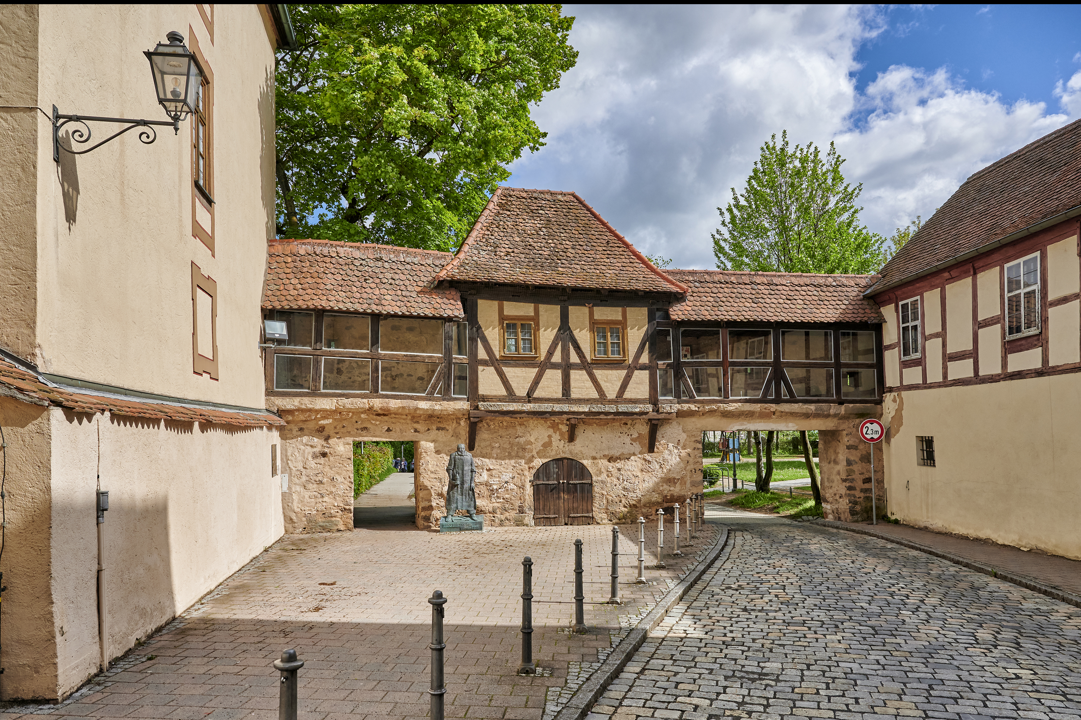 Ausflugsziel: Mittelalterliche Stadtmauer, z.T. über das Markgrafenmuseum auch begehbar - Hohenzollernresidenz Ansbach