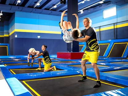 Ausflug mit Kindern - Bullendorf - Feriencamp im Trampolinpark