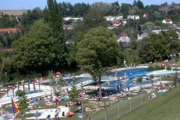 Ausflugsziel: Das Grieskirchner Schwimmbad - Badespaß für die ganze Familie! - Erholungsbad Grieskirchen