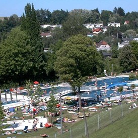 Ausflugsziel: Das Grieskirchner Schwimmbad - Badespaß für die ganze Familie! - Erholungsbad Grieskirchen
