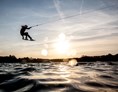 Ausflugsziel: YOUR DAILY DOSE OF WATERSPORTS - Wakeboard- und Wasserskilift Ausee Cable