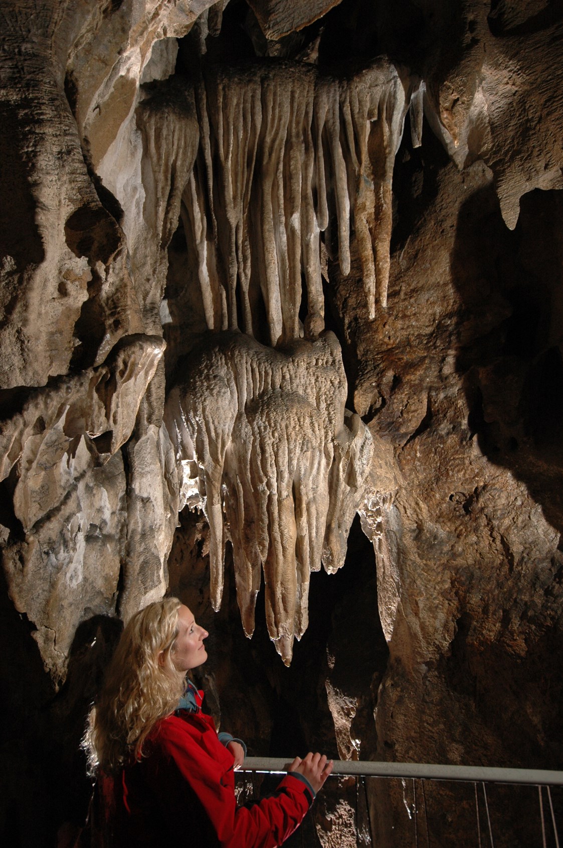 Ausflugsziel: Spitzenvorhang - Hermannshöhle