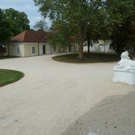 Ausflugsziel: Richtung Heimatmuseum - Liechtenstein-Schloss Wilfersdorf