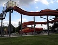 Ausflugsziel: Die unendliche Wasserrutsche ist mit 48 Metern ein echtes Highlight  - Erlebnis-Freibad Eggenburg 