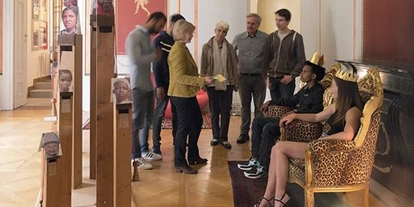 Ausflug mit Kindern - Nenzing - Im Entscheidungsraum geht es um Freundbilder und um Feindbilder. Die Frage lautet: "Könntest Du mich lieben?" - friedens räume - Villa Lindenhof