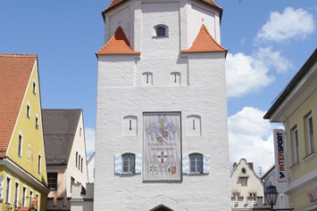 Ausflugsziel: Im Unterem Tor, einem der beiden imposanten Stadttore Aichachs, ist das "Wittelsbacher Museum" untergebracht. - Wittelsbachermuseum