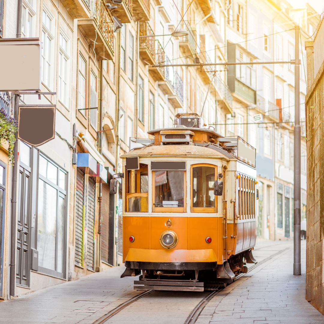 Trip with children - Alter der Kinder: Jugendliche - Erlangen - Symbolbild für Ausflugsziel Historisches Straßenbahndepot St. Peter. Keine korrekte oder ähnlich Darstellung! - Historisches Straßenbahndepot St. Peter