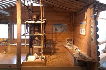 Ausflugsziel: Winterhaus der Nivchi - Naturhistorisches Museum