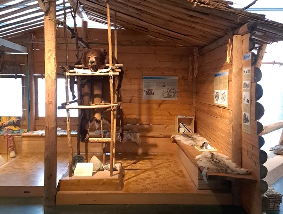 Ausflugsziel: Winterhaus der Nivchi - Naturhistorisches Museum