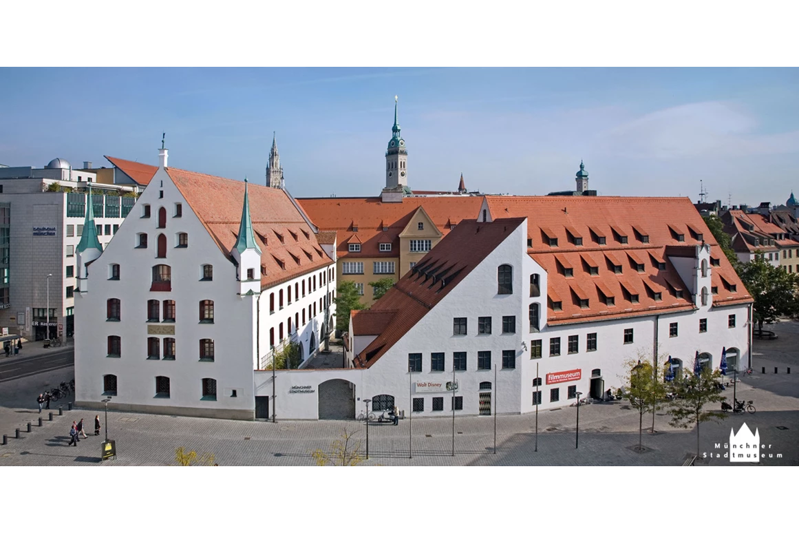 Ausflugsziel: Fassade des Münchner Stadtmuseums - Münchner Stadtmuseum