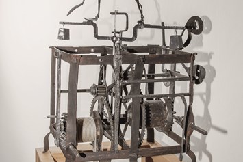 Ausflugsziel: Kapellenuhr mit Tödlein (1628) - Schwäbisches Turmuhrenmuseum