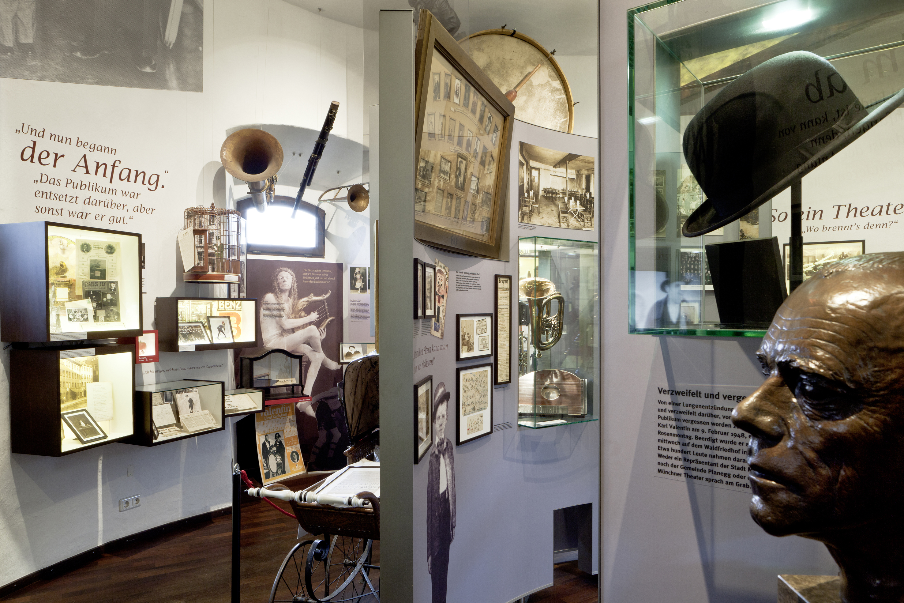 Reis met kinderen - Andechs - Blick in die Dauerausstellung  
(c) Valentin-Karlstadt-Musäum - Valentin-Karlstadt-Musäum