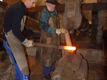 Voithenberghammer Highlights at the destination Blacksmithing demonstration