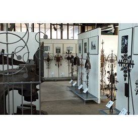 Ausflugsziel: Grabkreuzmuseum der Kunstschmiede Bergmeister