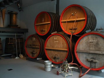 Bayerisches Brauereimuseum Highlights beim Ausflugsziel Lagerfässer