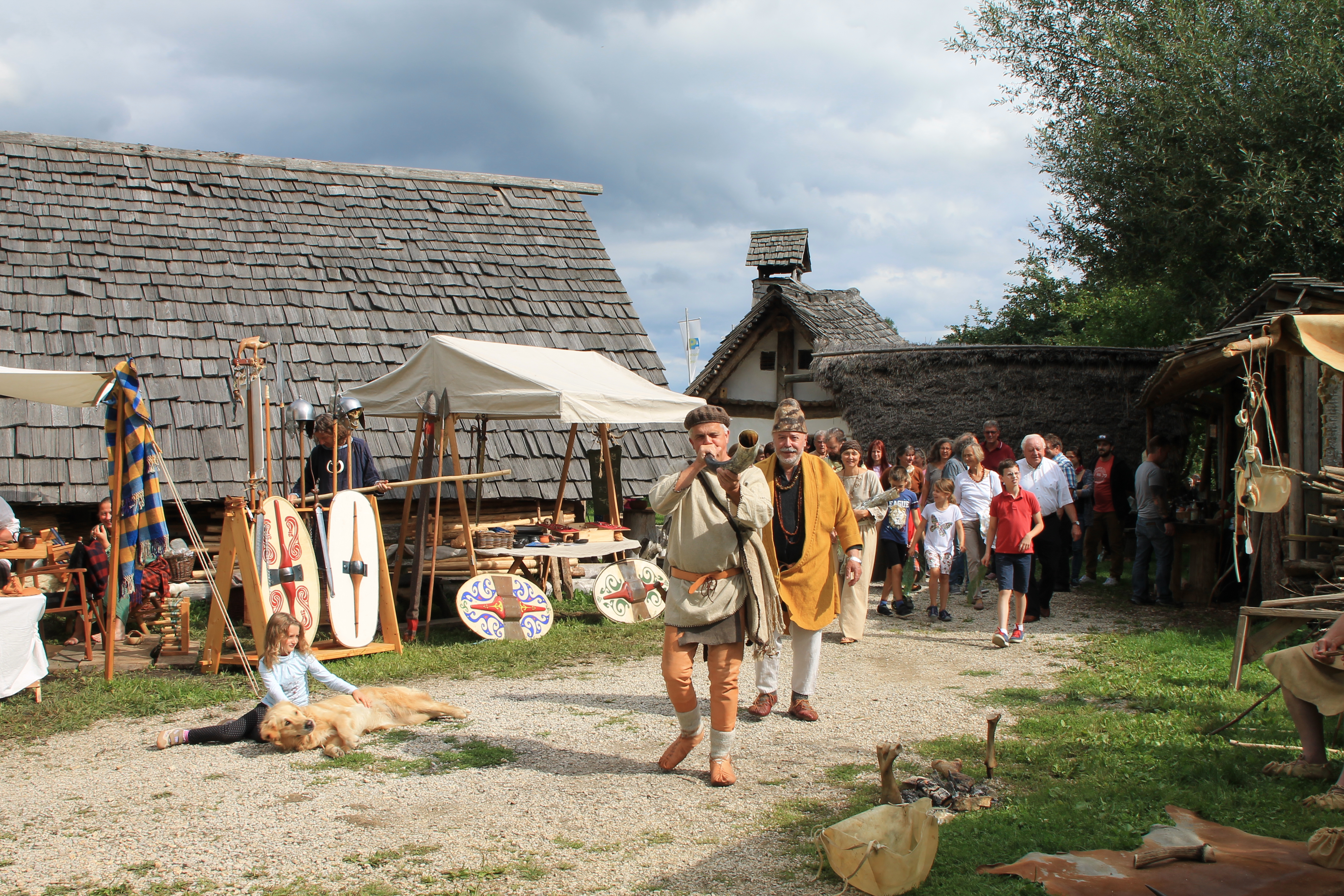 Ausflugsziel: Vorgeschichtliches Erlebnisdorf ALCMONA
