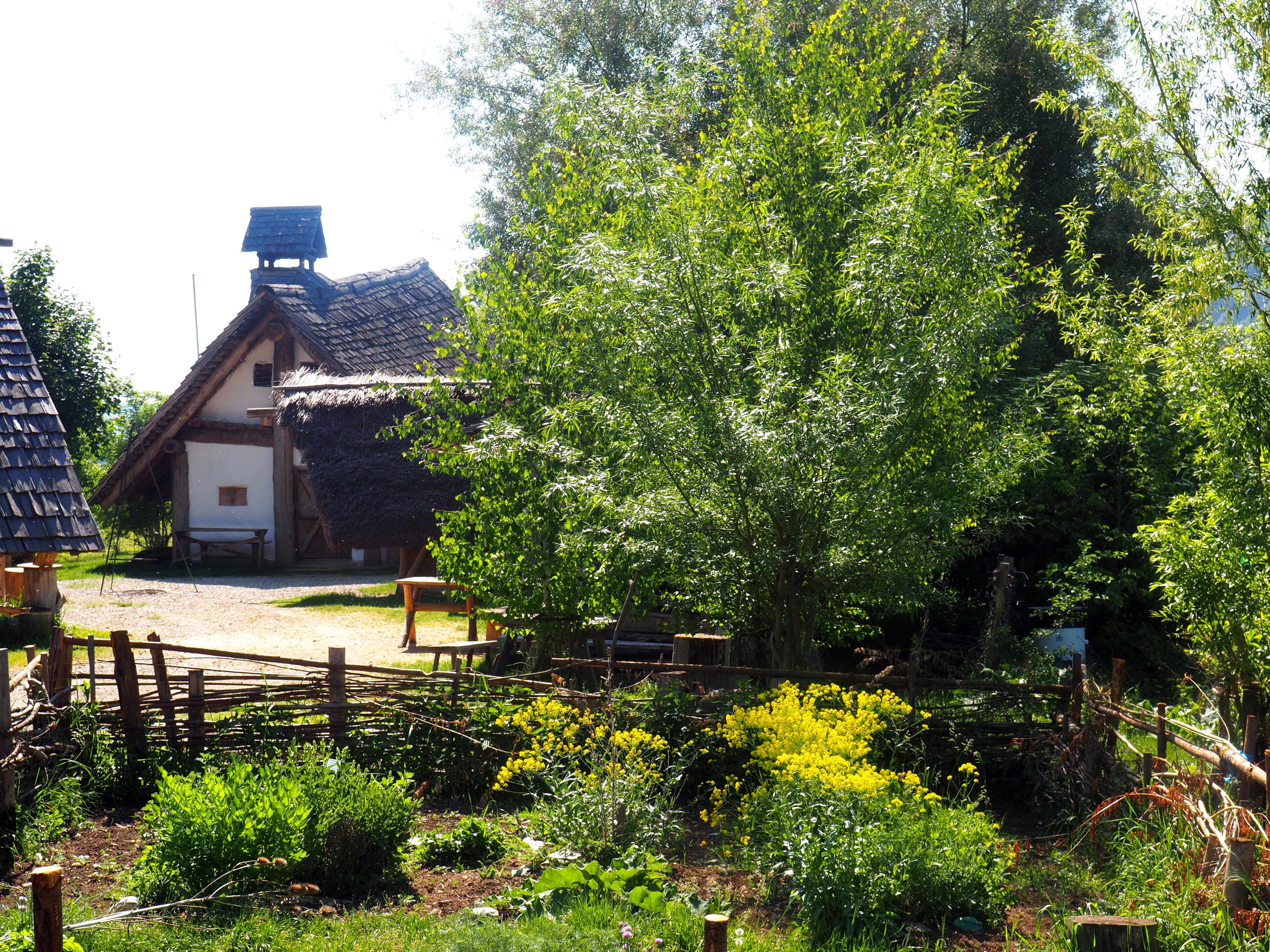 Ausflugsziel: Vorgeschichtliches Erlebnisdorf ALCMONA