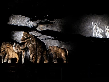 Ausflugsziel: In unserer Führung begegnet man Mammuts und Neandertalern.   - Tropfsteinhöhle Schulerloch