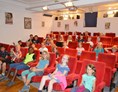 Ausflugsziel: Ein Blick in unser kleines Kino bei einer Kindervorführung. - Museum Film-Photo-Ton